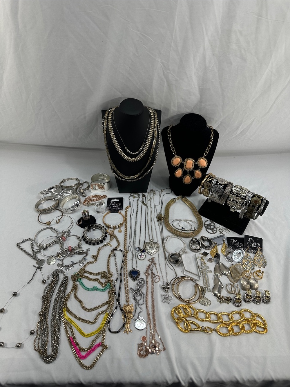 Vtg Lot 77 Pcs Costume Jewelry Bracelets Necklaces Earrings Wearable Silver Gold